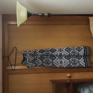 Xhilaration XL Black and white Sleeveless maxi dress. Aztec looking designs.